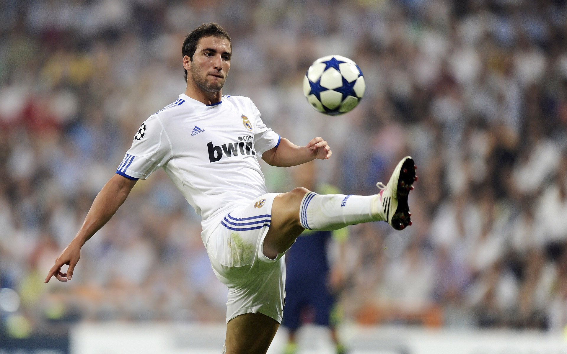 年度焦点之战之夜,英格拉姆完成自我救赎