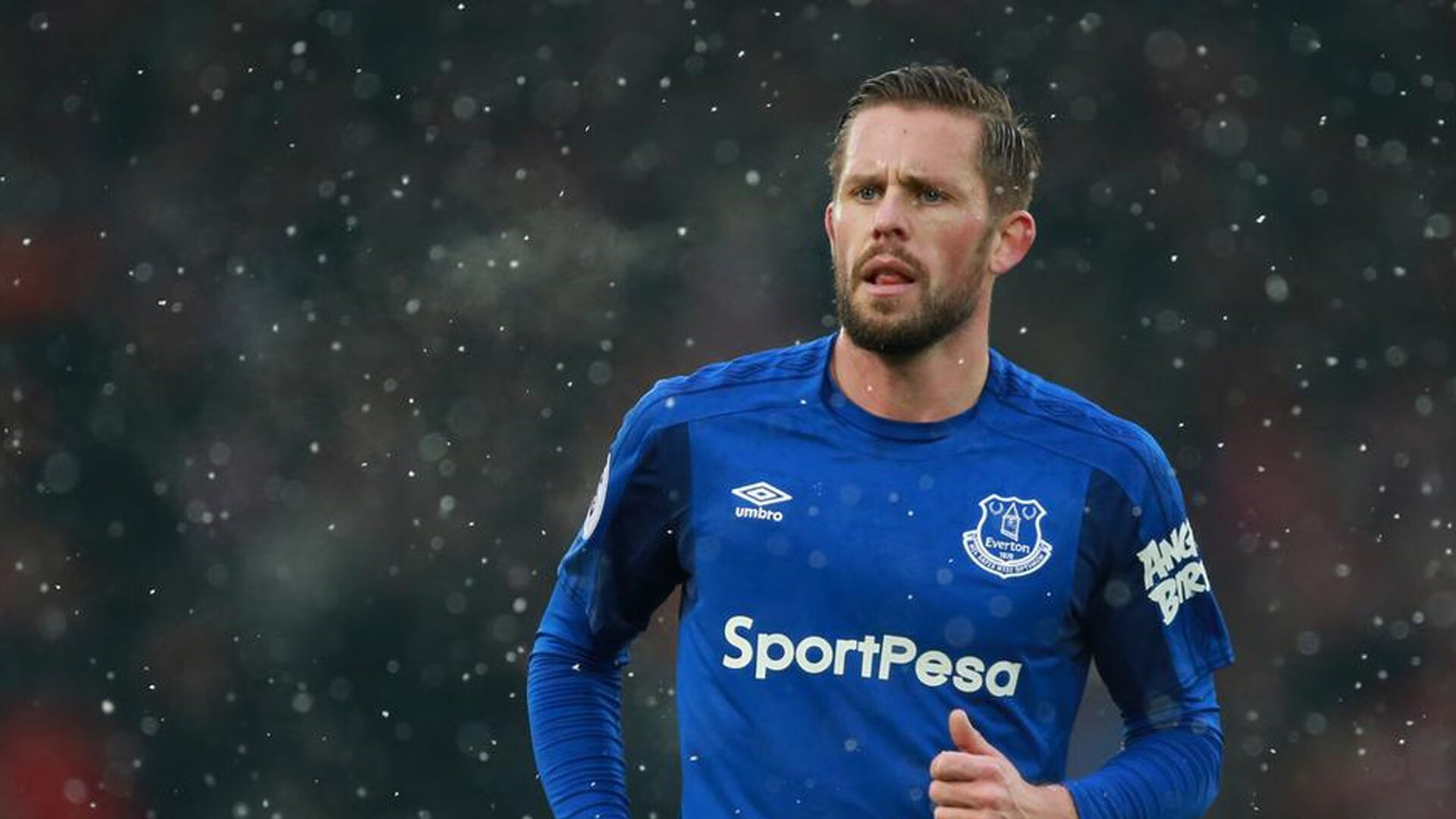 阿坎吉冠军级表现闪耀全场,巴萨鏖战安哥拉书写坚韧篇章