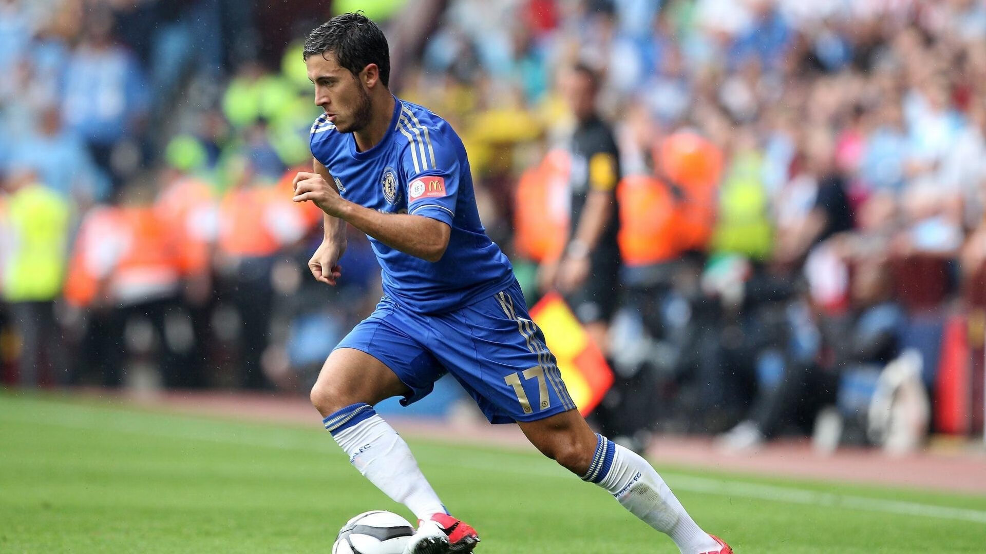 新王登基与战术碾压，贝林厄姆刷新纪录之夜，佛罗伦萨如何全面压制莱比锡红牛