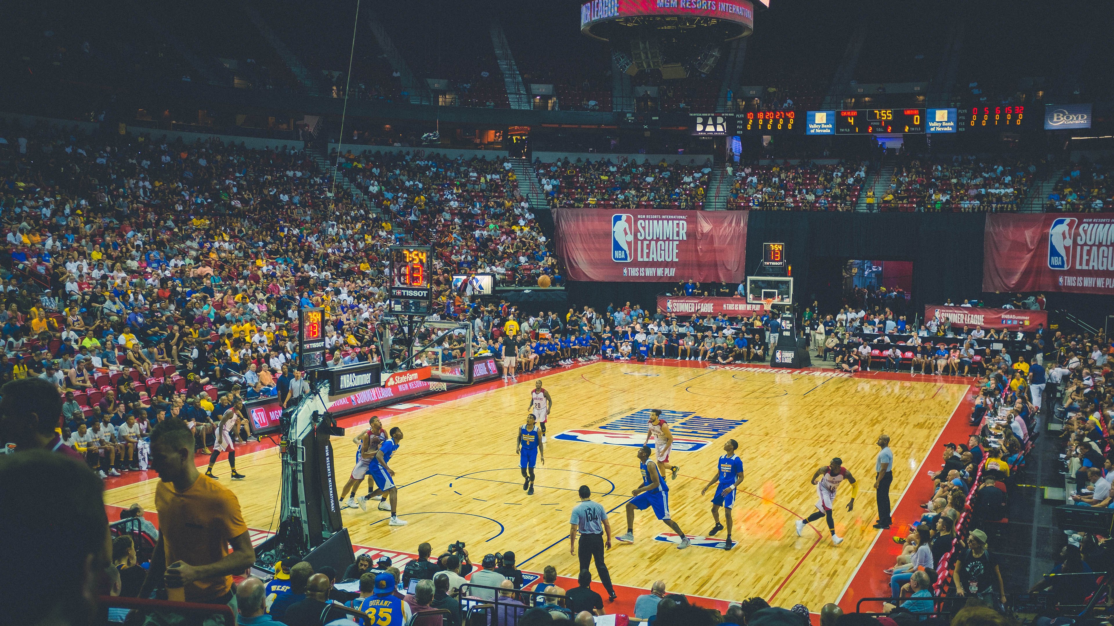 冰封之心终燃火，拉文压力下完成爆发，猛龙鏖战篮网